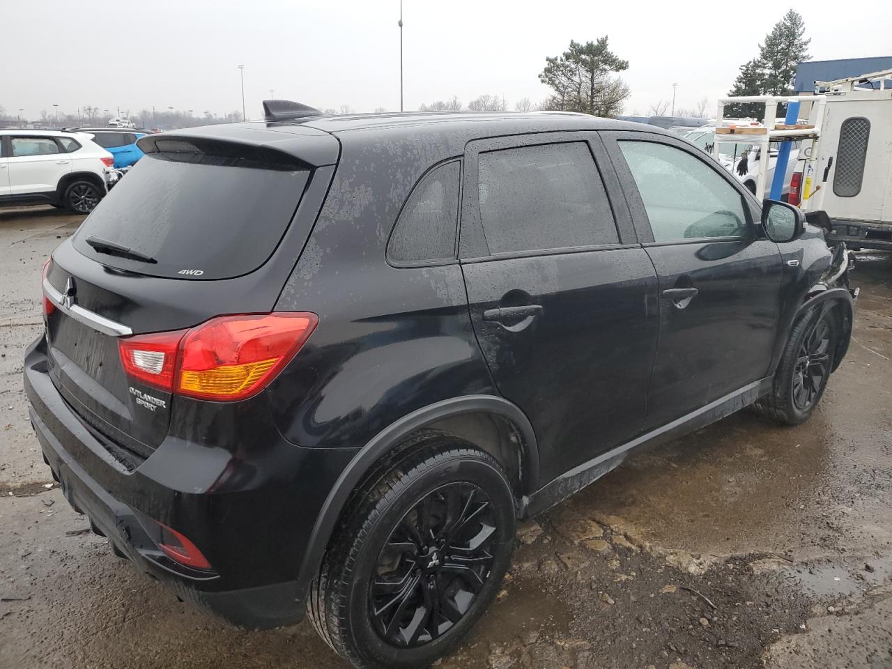 2019 Mitsubishi Outlander - Image 3