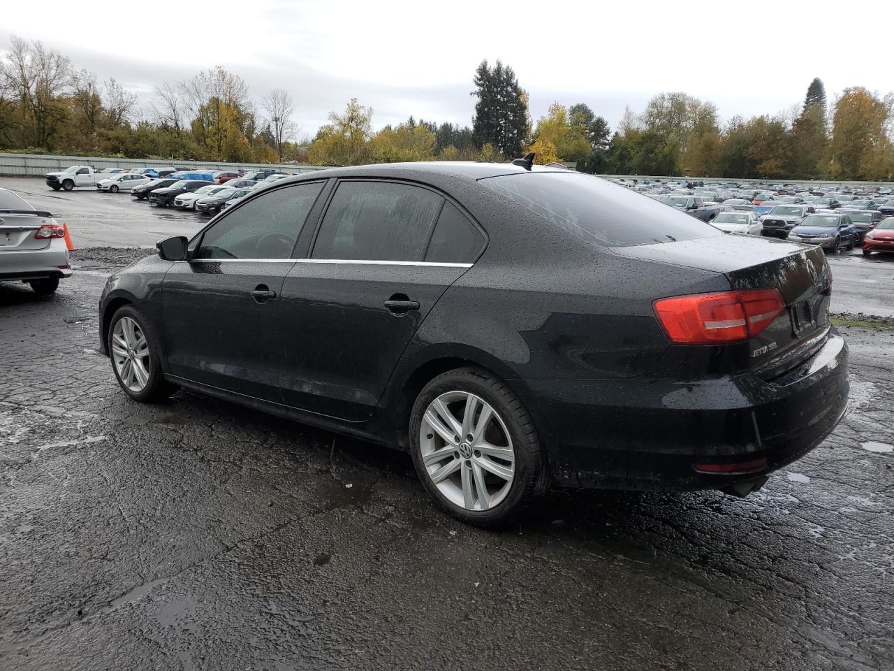 2015 Volkswagen Jetta - Image 2