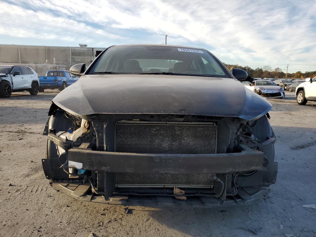 2017 Hyundai Elantra - Image 5
