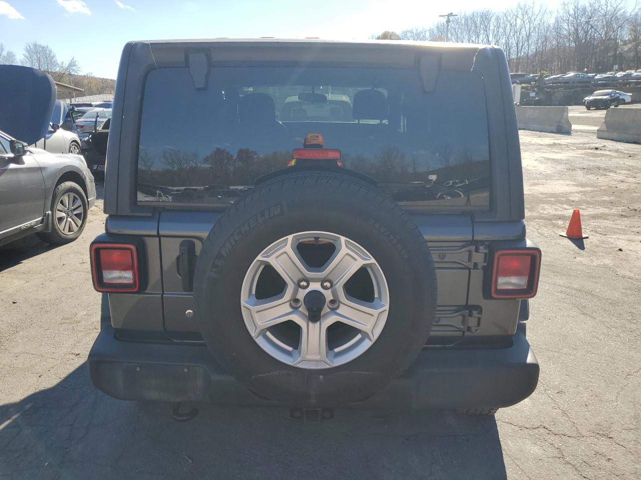 2020 Jeep Wrangler - Image 6