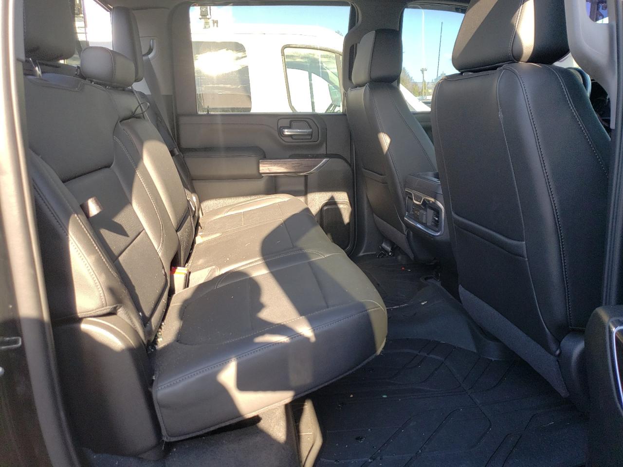 2020 Chevrolet Silverado - Image 10