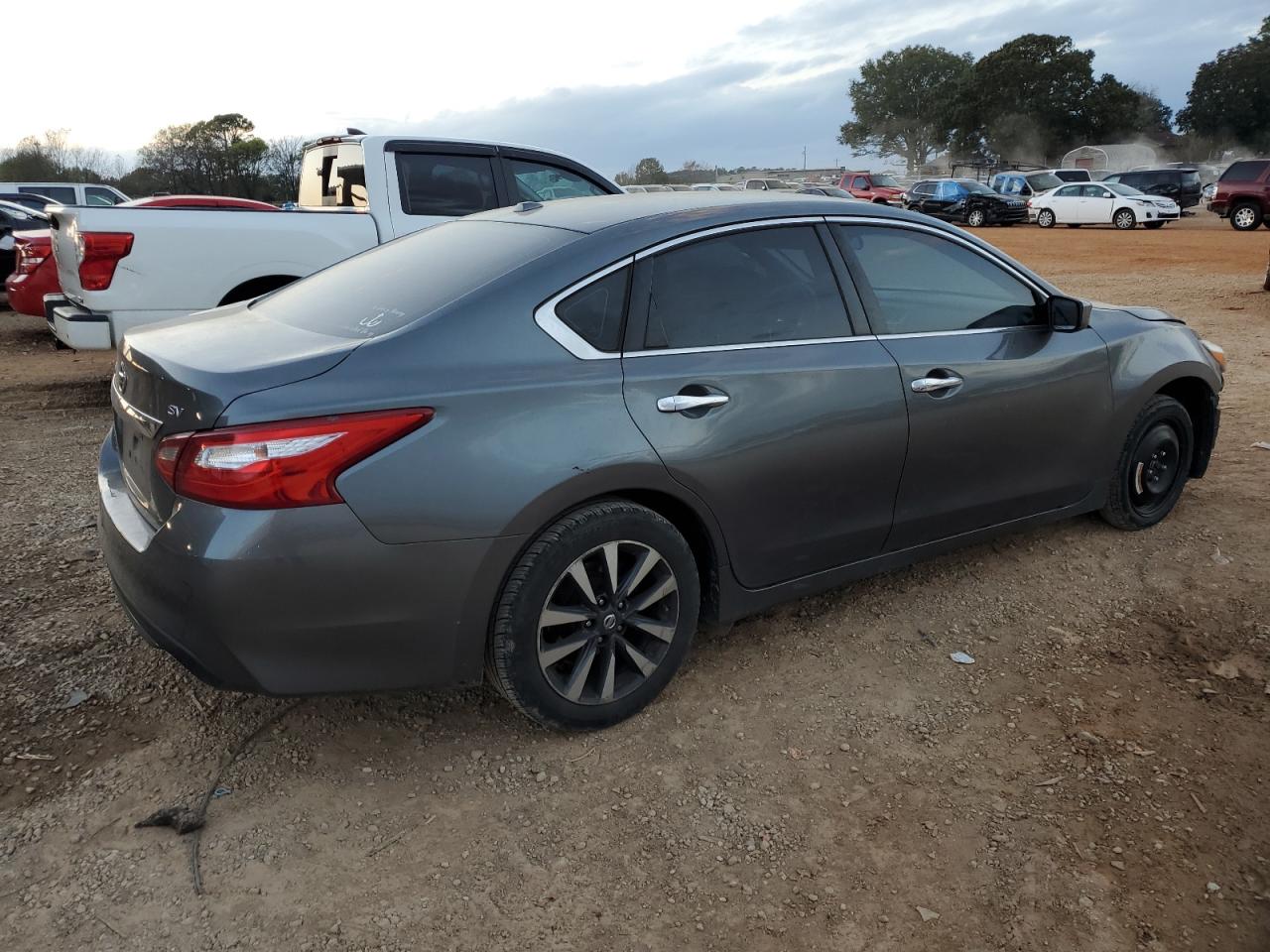 2017 Nissan Altima - Image 3