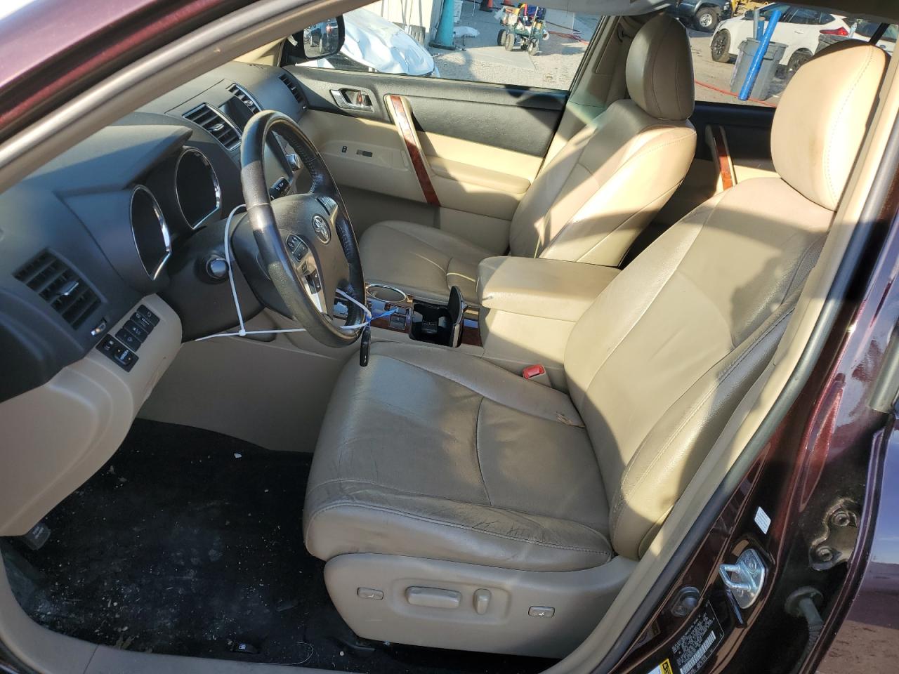 2011 Toyota Highlander - Image 7