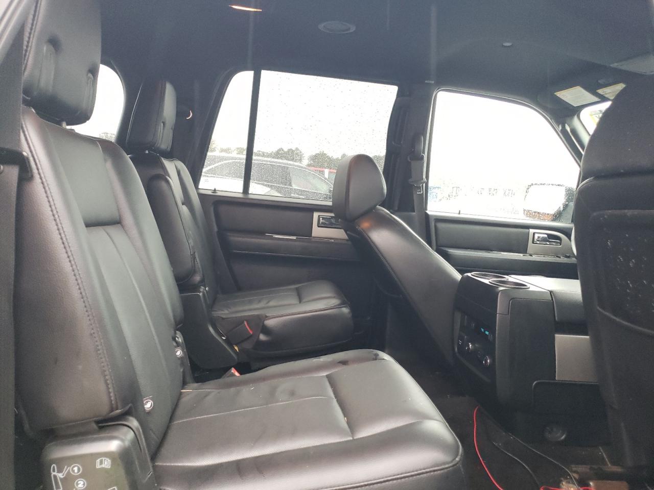 2015 Ford Expedition - Image 11