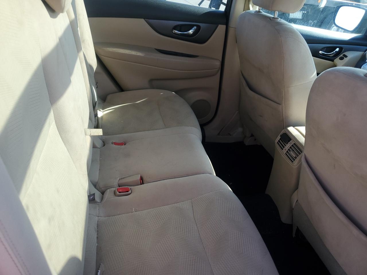 2016 Nissan Rogue - Image 11