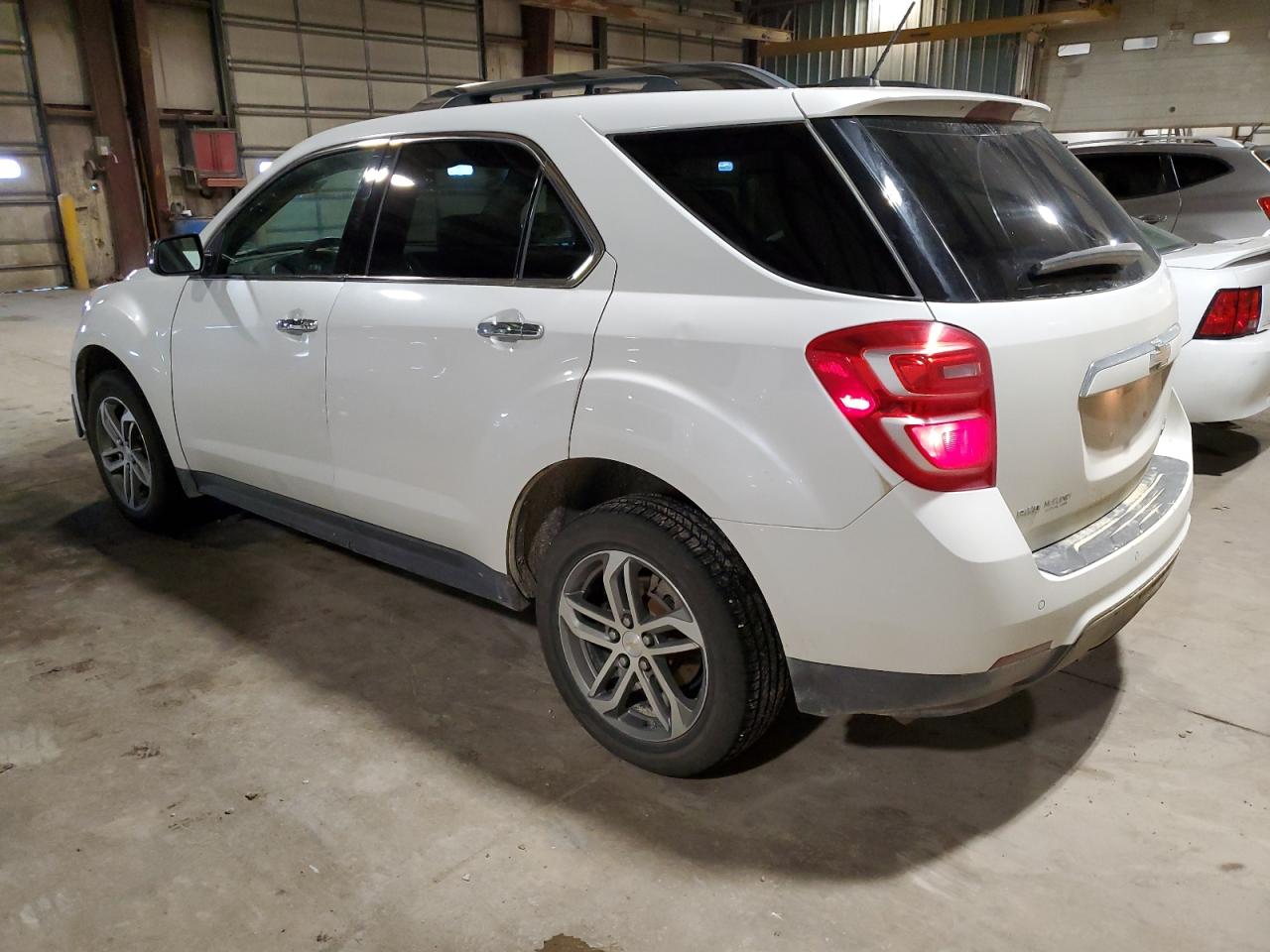2016 Chevrolet Equinox - Image 2