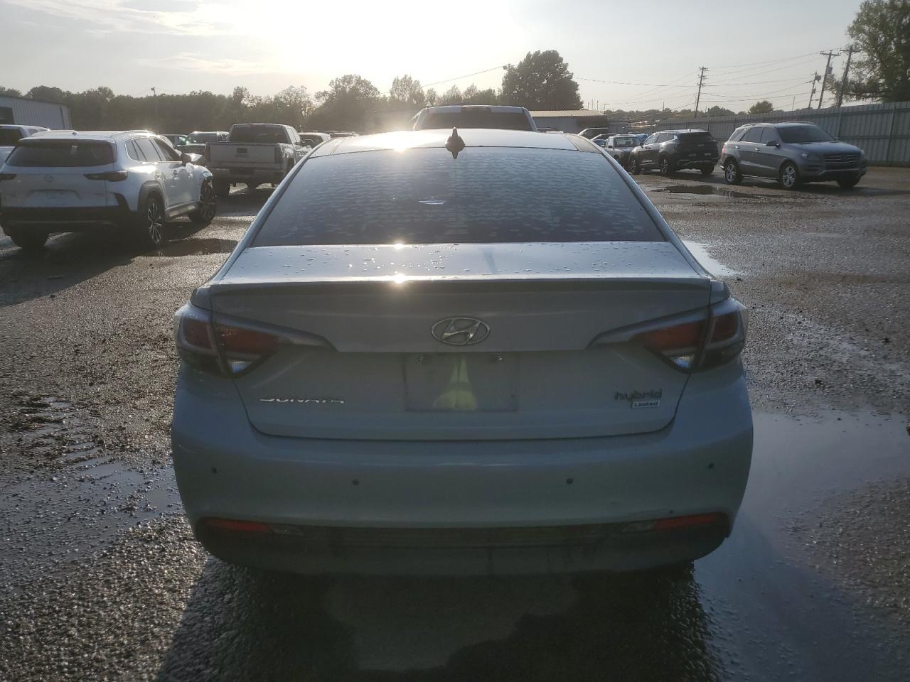 2016 Hyundai Sonata Hybrid VIN: KMHE34L13GA010000 Lot: 79301424