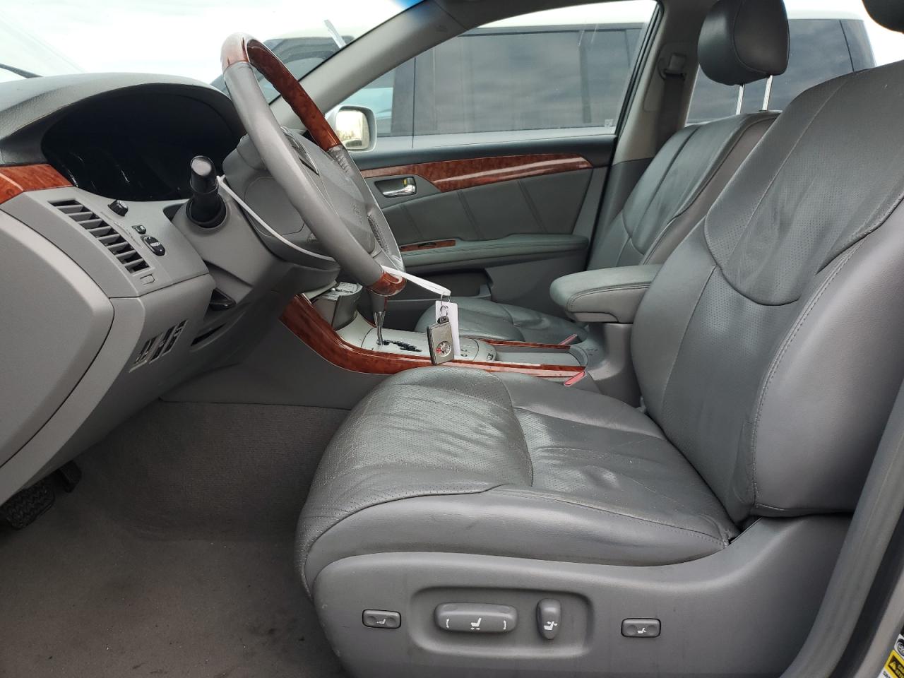 2006 Toyota Avalon - Image 7