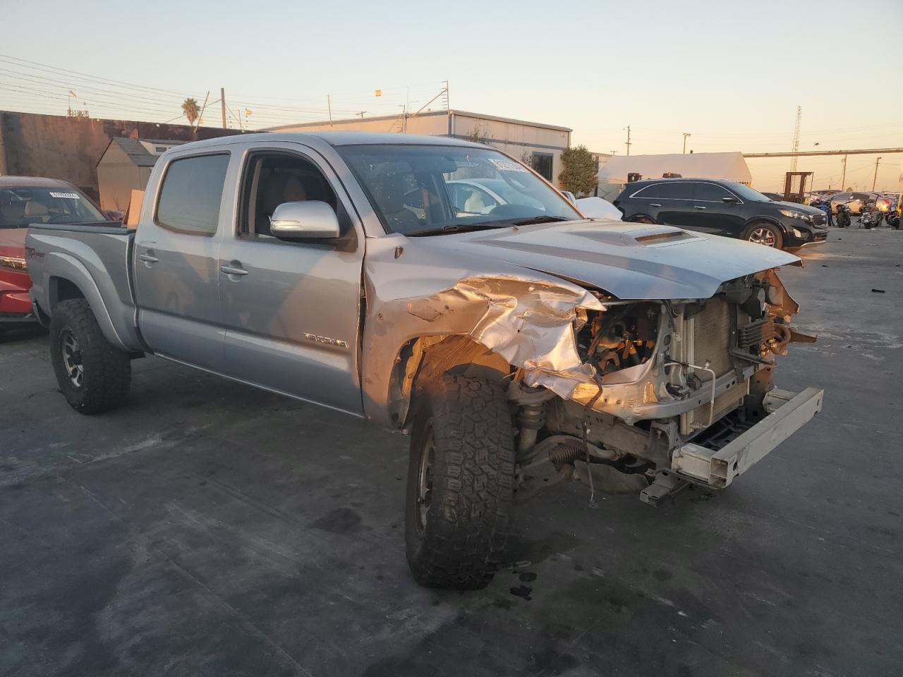 2015 Toyota Tacoma - Image 4