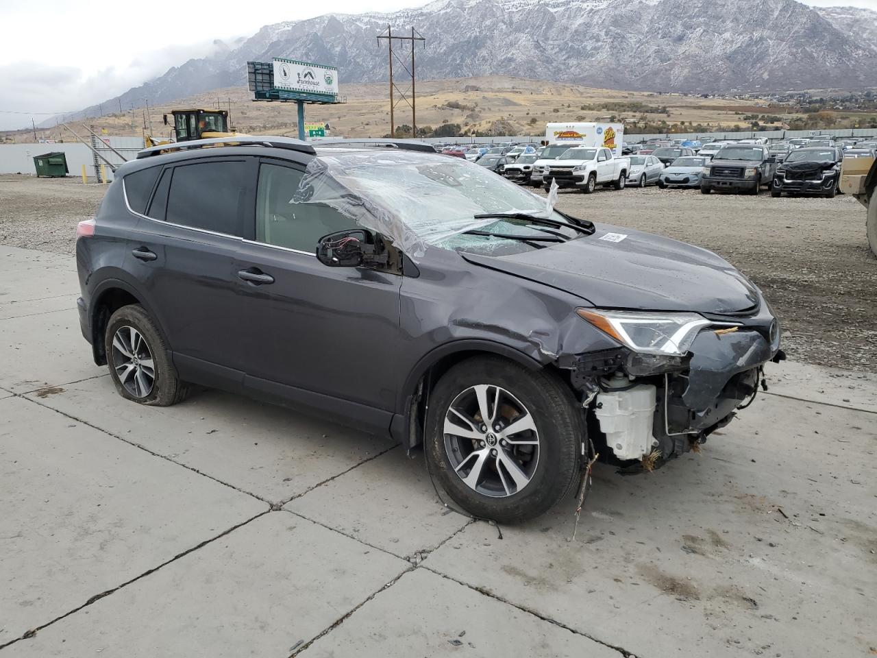 VIN JTMRFREVXHJ124846 2017 TOYOTA RAV4 no.4