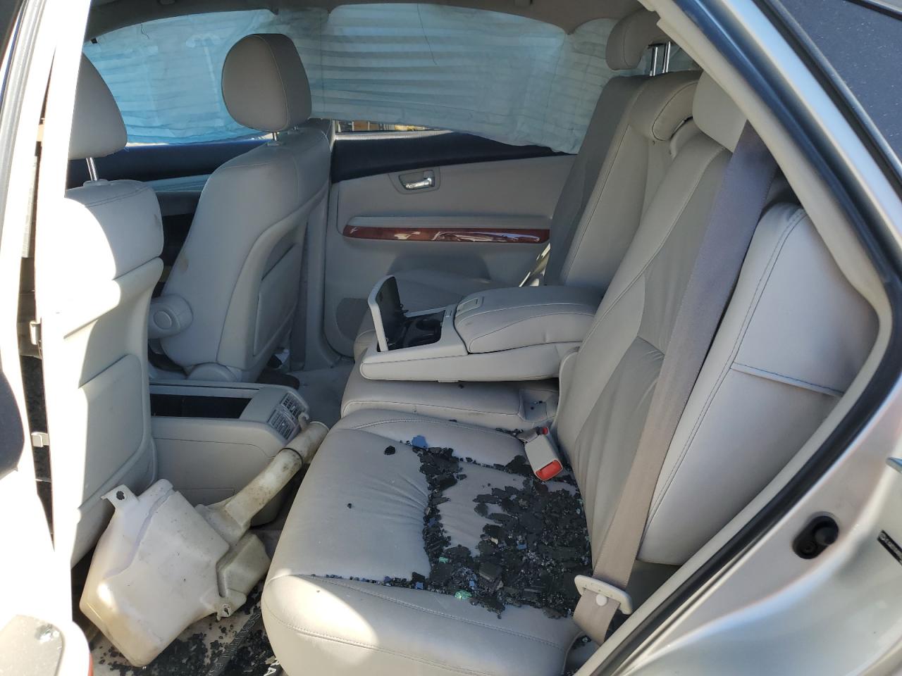 2004 Lexus RX - Image 10