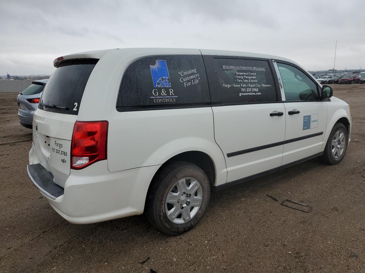 2013 RAM Cargo Van Tradesman - Image 3