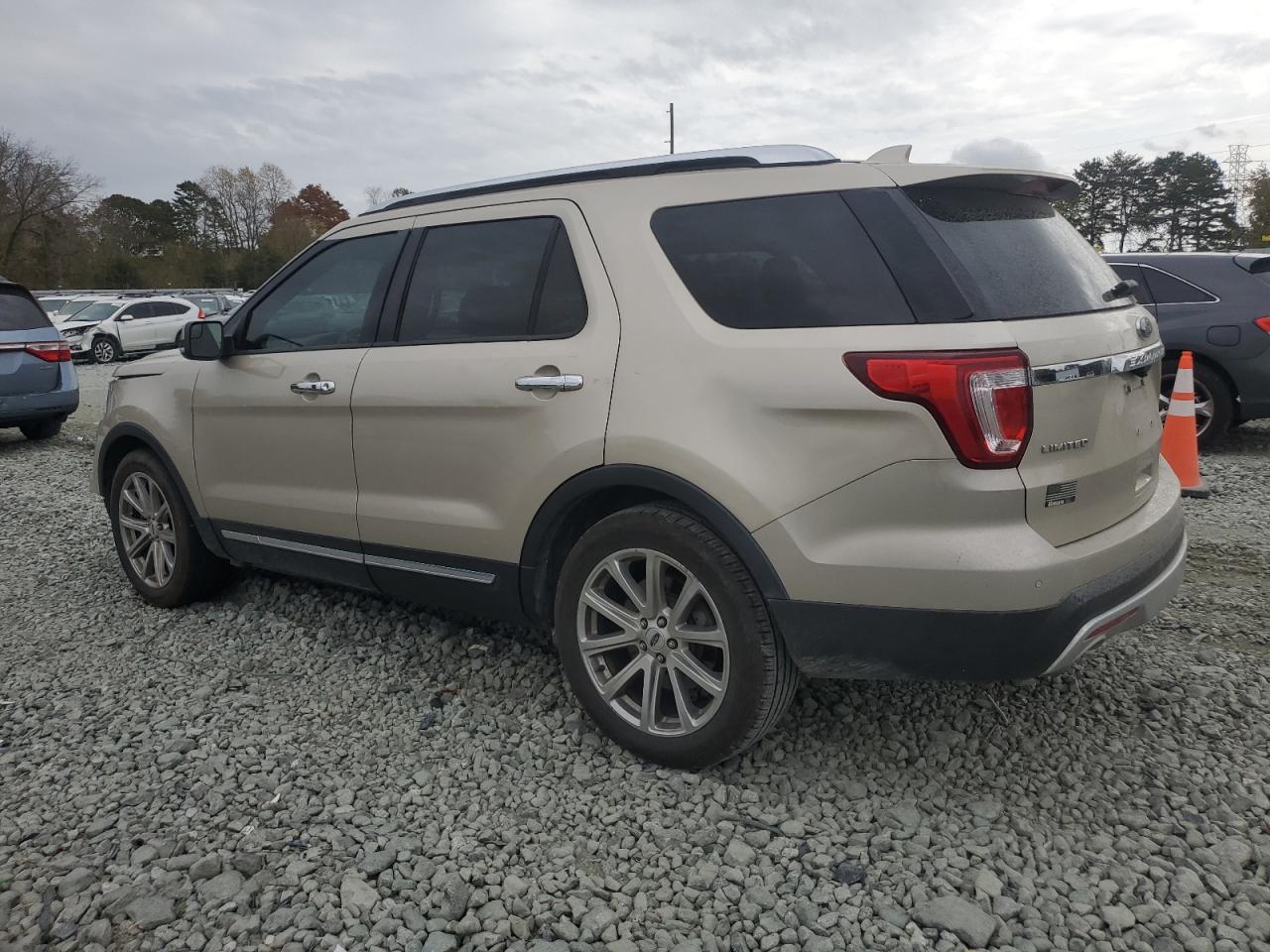 2017 Ford Explorer - Image 2