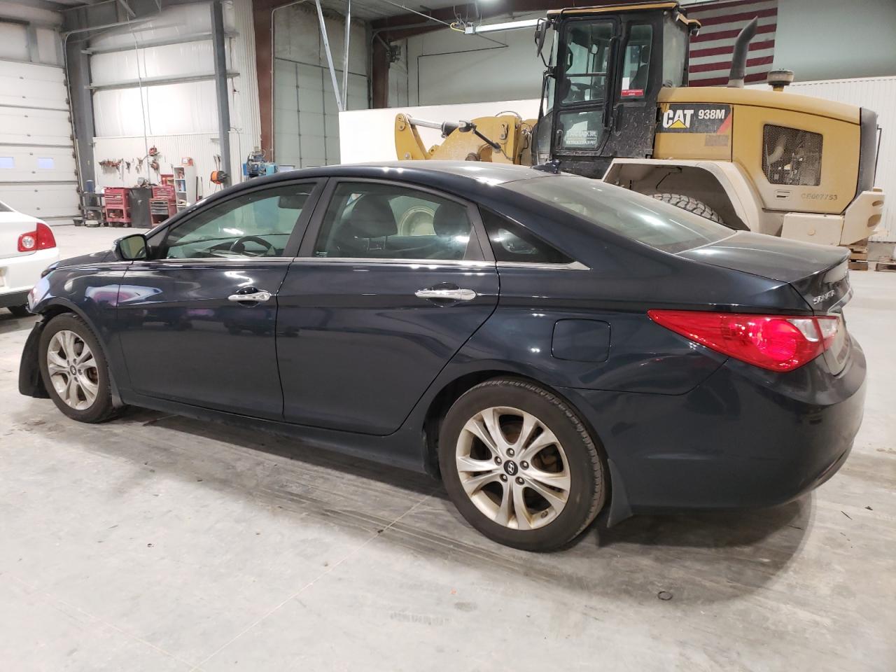 2013 Hyundai Sonata - Image 2