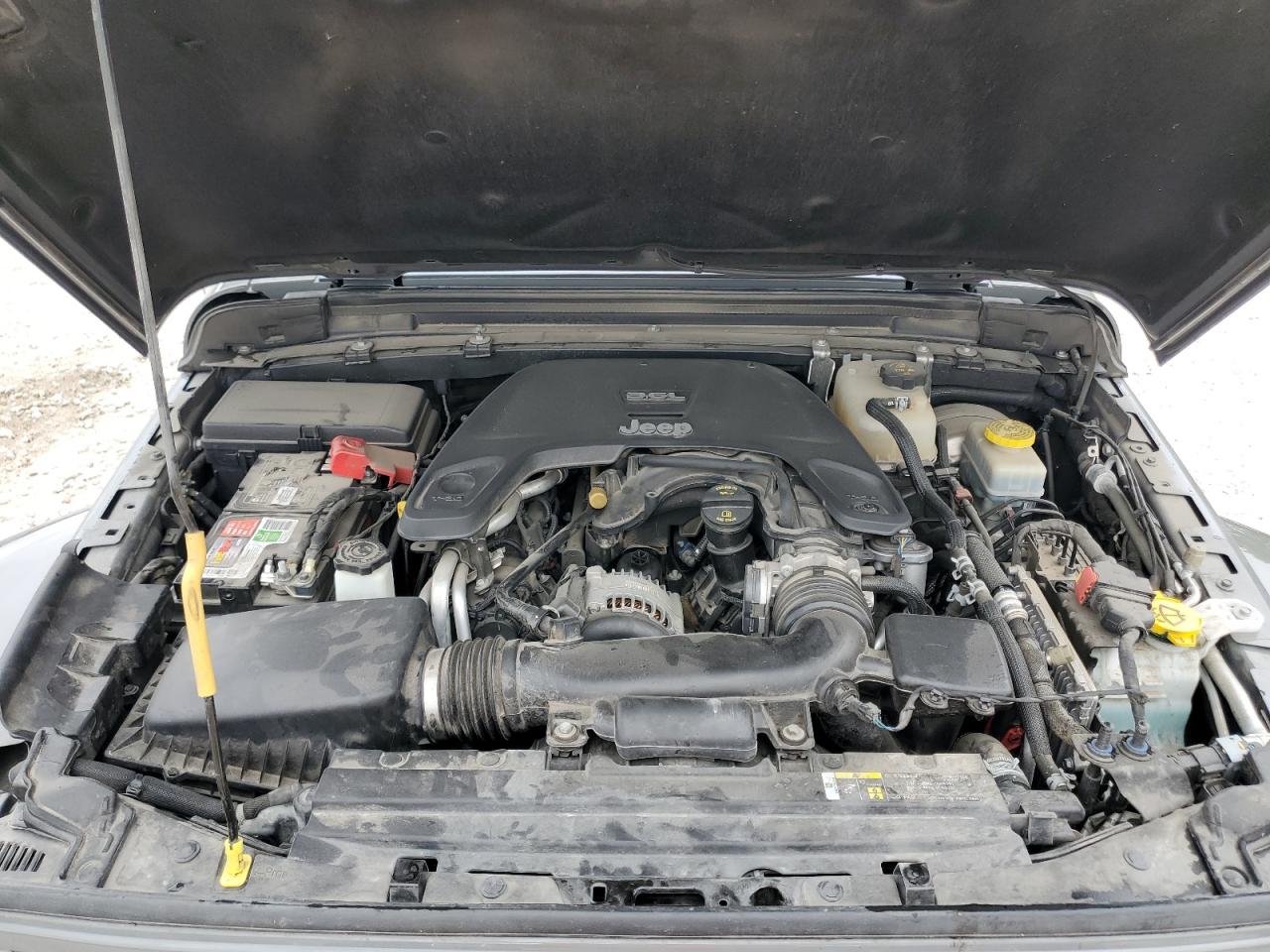2019 Jeep Wrangler - Image 12
