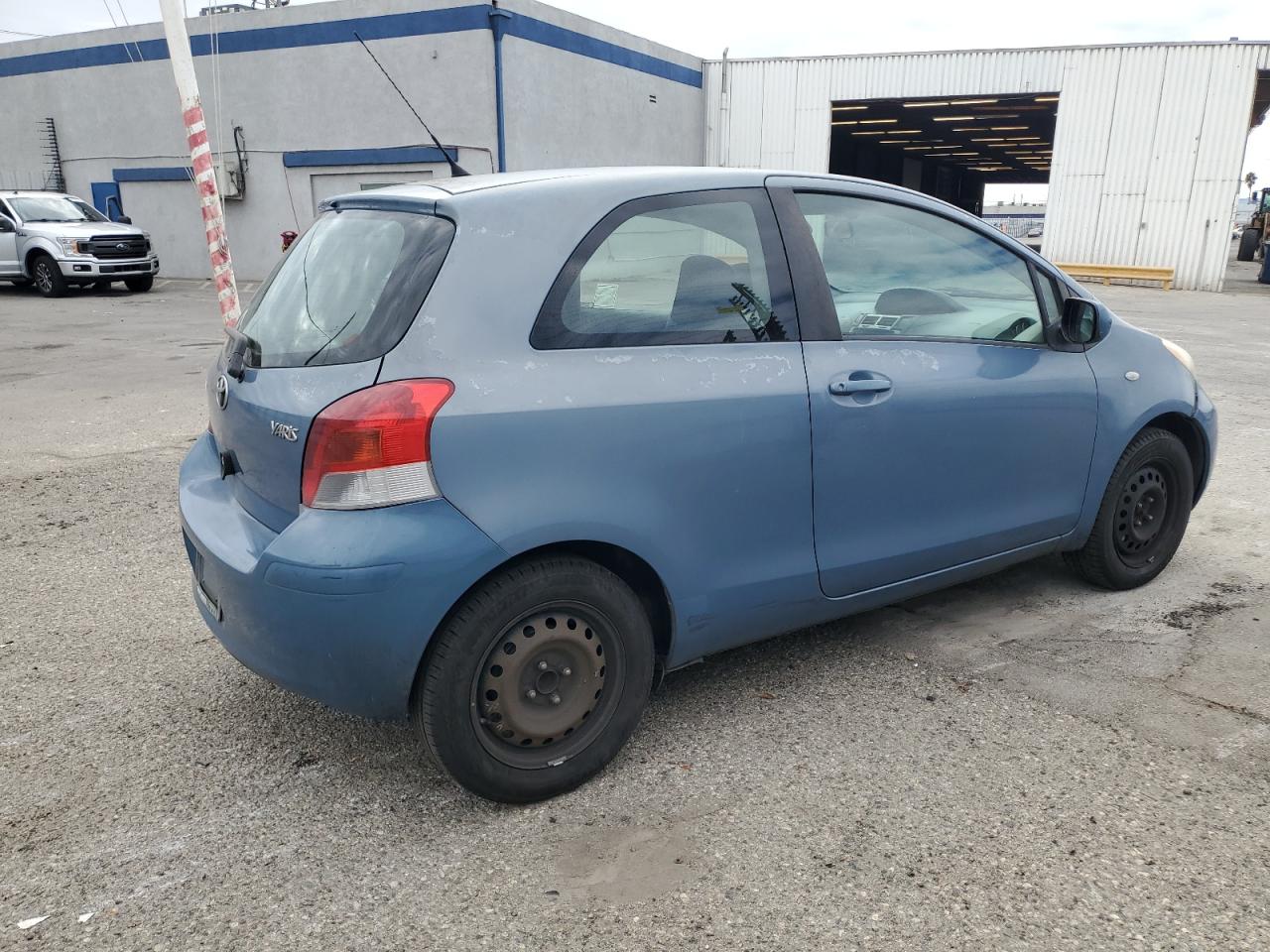 2010 Toyota Yaris - Image 3