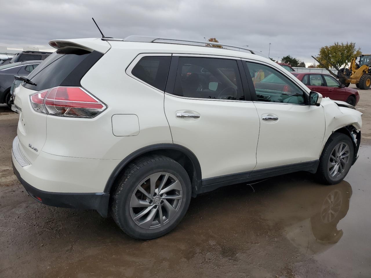 2015 Nissan Rogue - Image 3