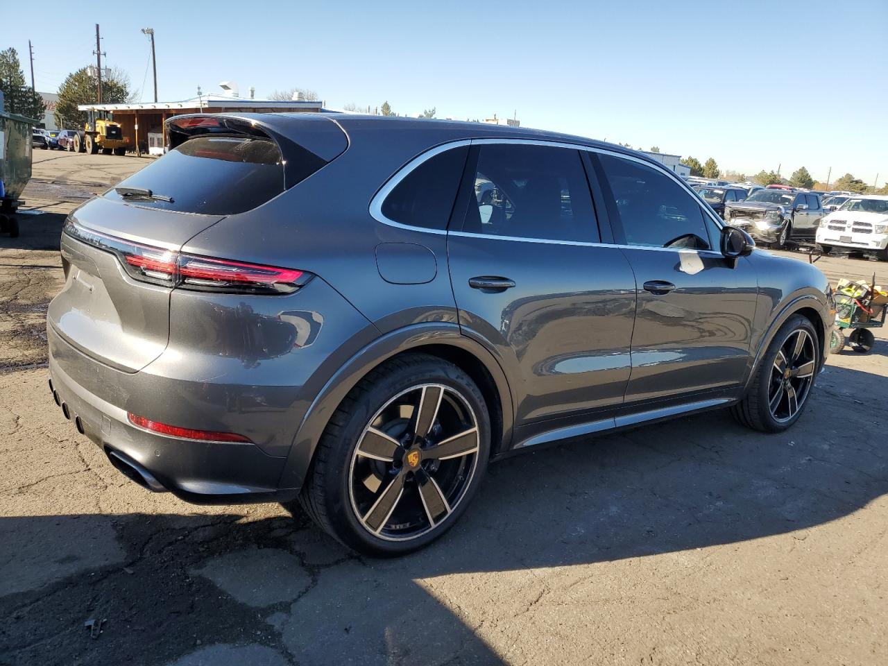 2019 Porsche Cayenne - Image 3