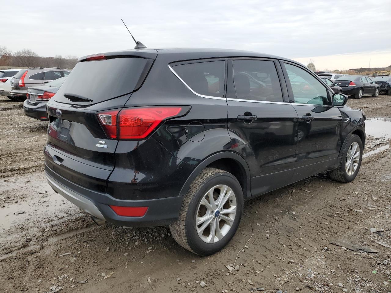 VIN 1FMCU9GD7KUB25485 2019 FORD ESCAPE no.3