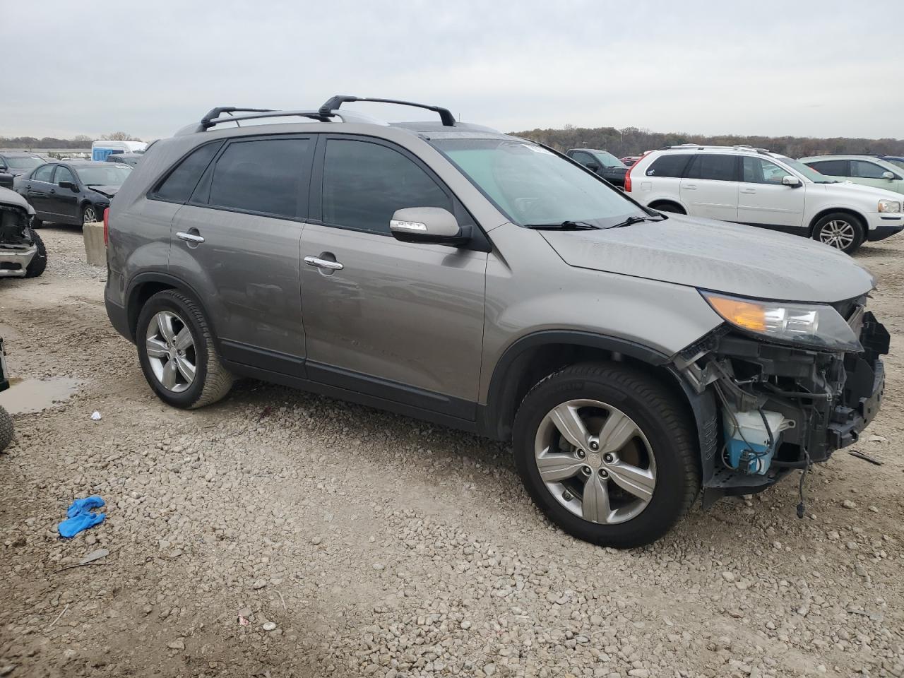 VIN 5XYKU4A2XDG380355 2013 KIA SORENTO no.4