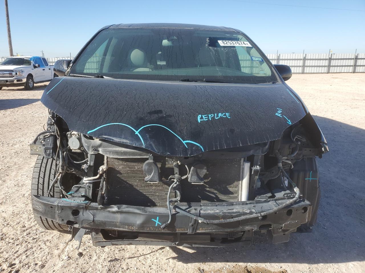 2019 Toyota Sienna - Image 5