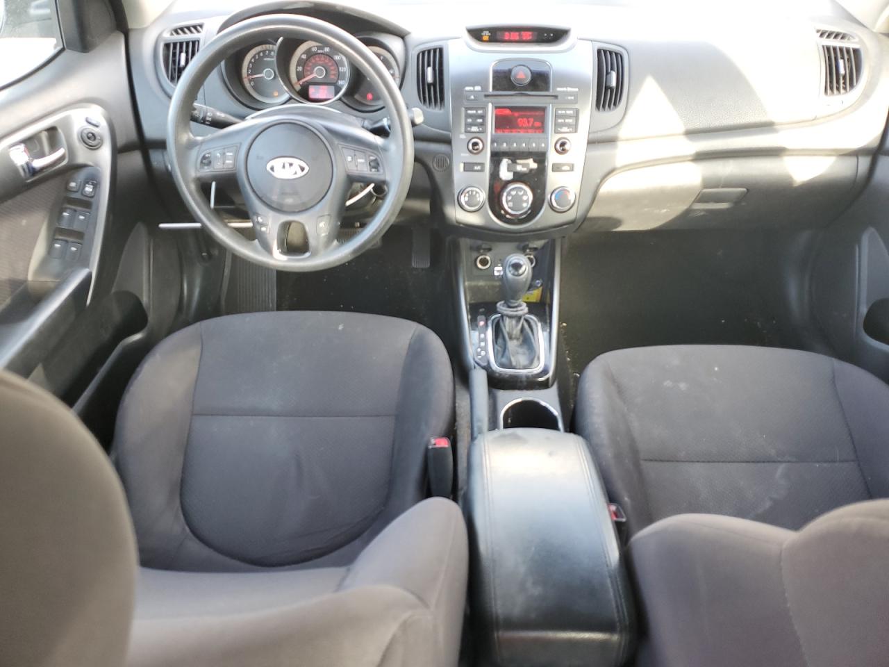 2013 Kia Forte - Image 8