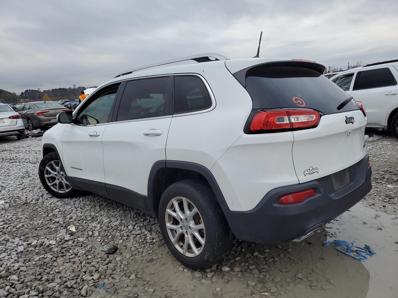 2016 Jeep Grand Cherokee - Image 2