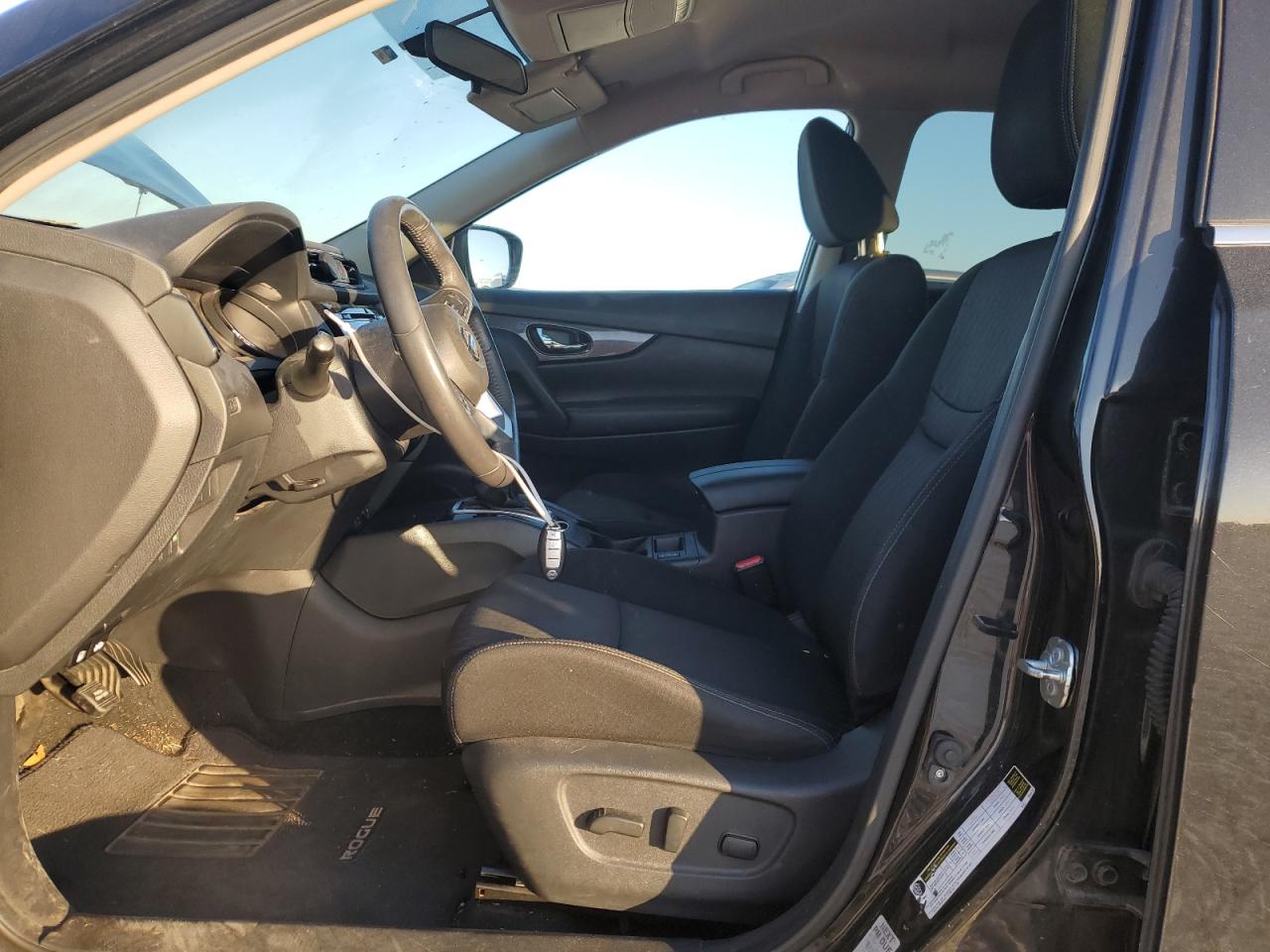 2017 Nissan Rogue - Image 7