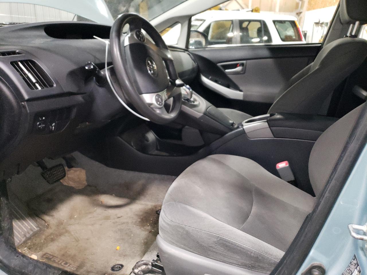 2012 Toyota Prius - Image 7