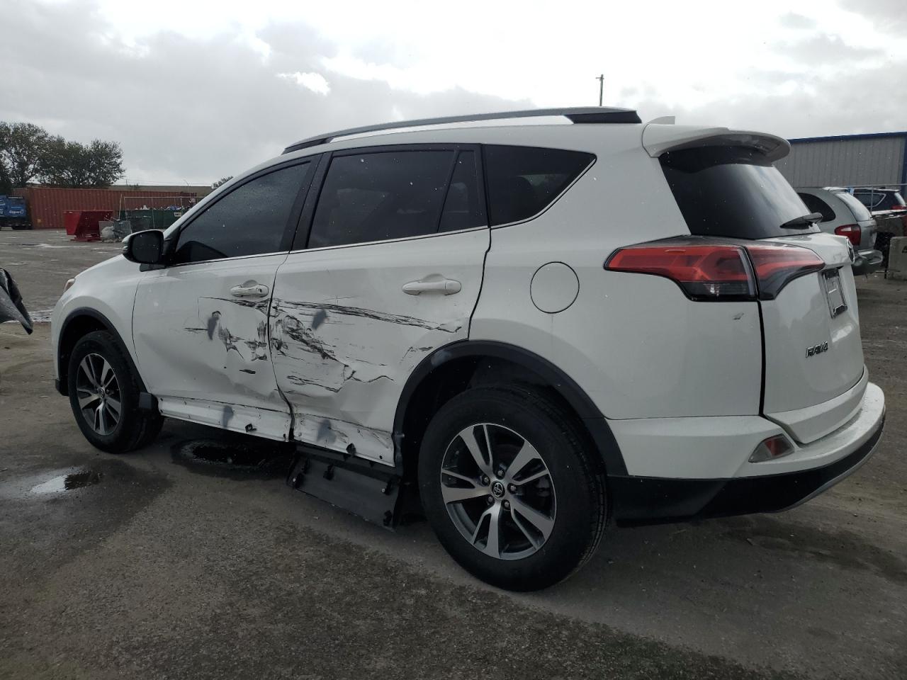 VIN 2T3WFREV6HW386576 2017 TOYOTA RAV4 no.2