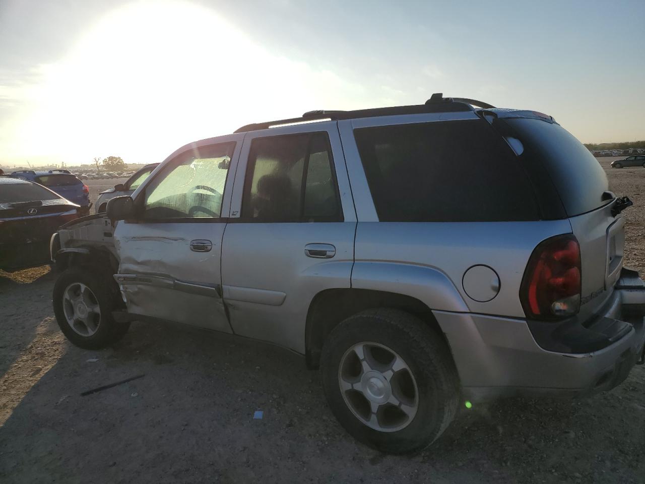 2004 Chevrolet TrailBlazer - Image 2