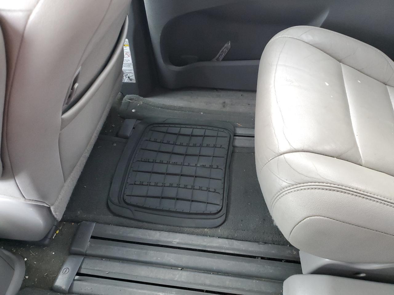 2015 Toyota Sienna - Image 11