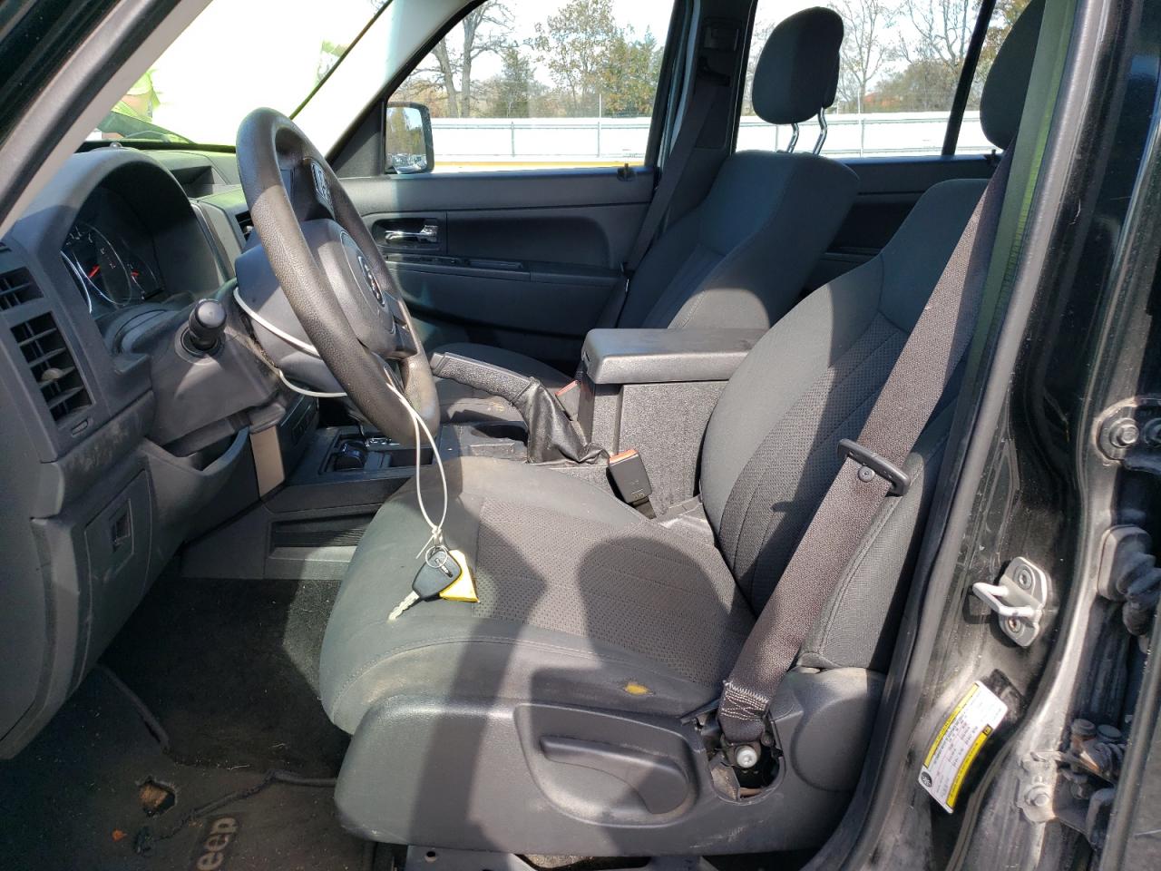 2012 Jeep Liberty (North America) - Image 7