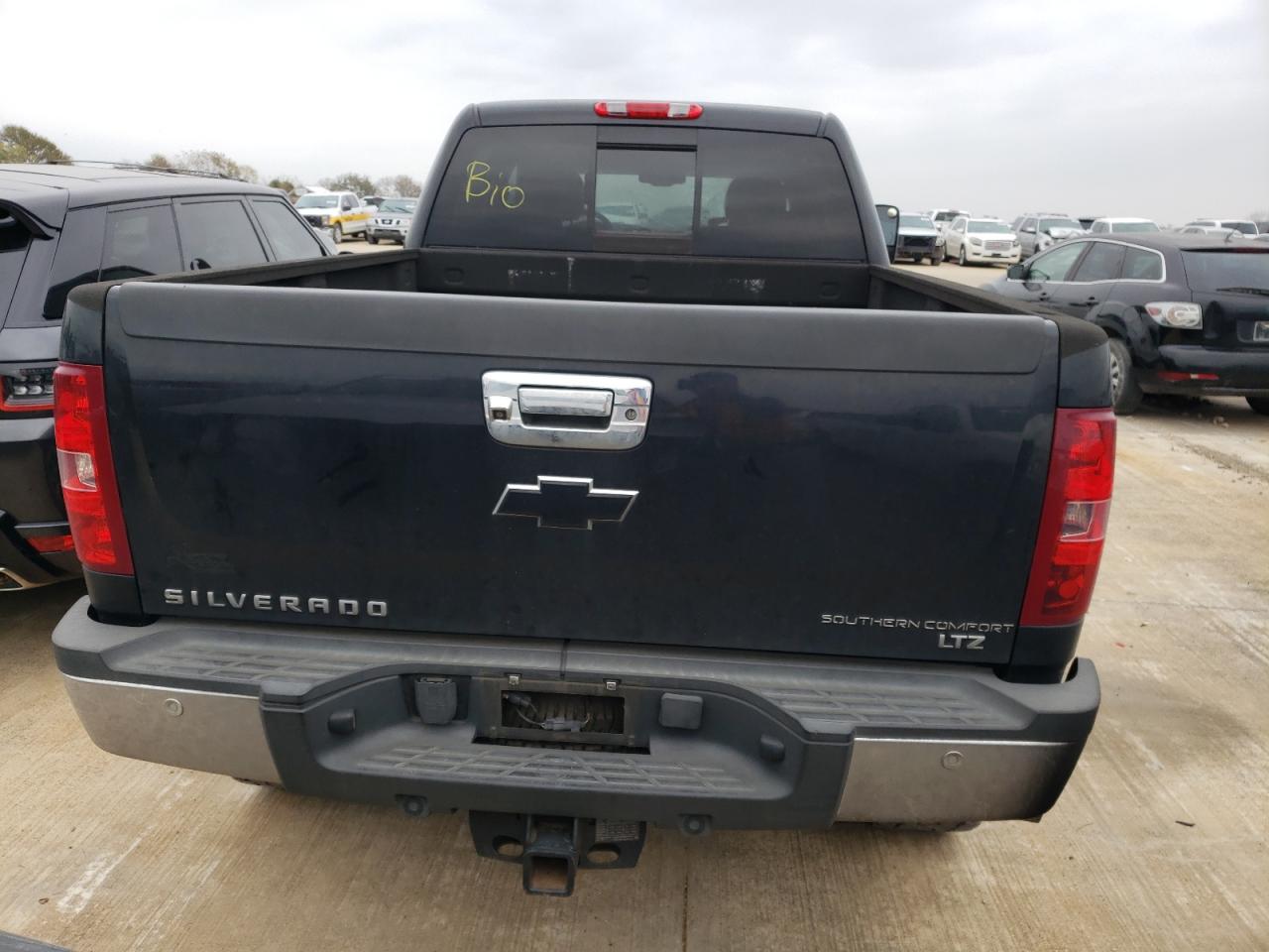 2011 Chevrolet Silverado - Image 6