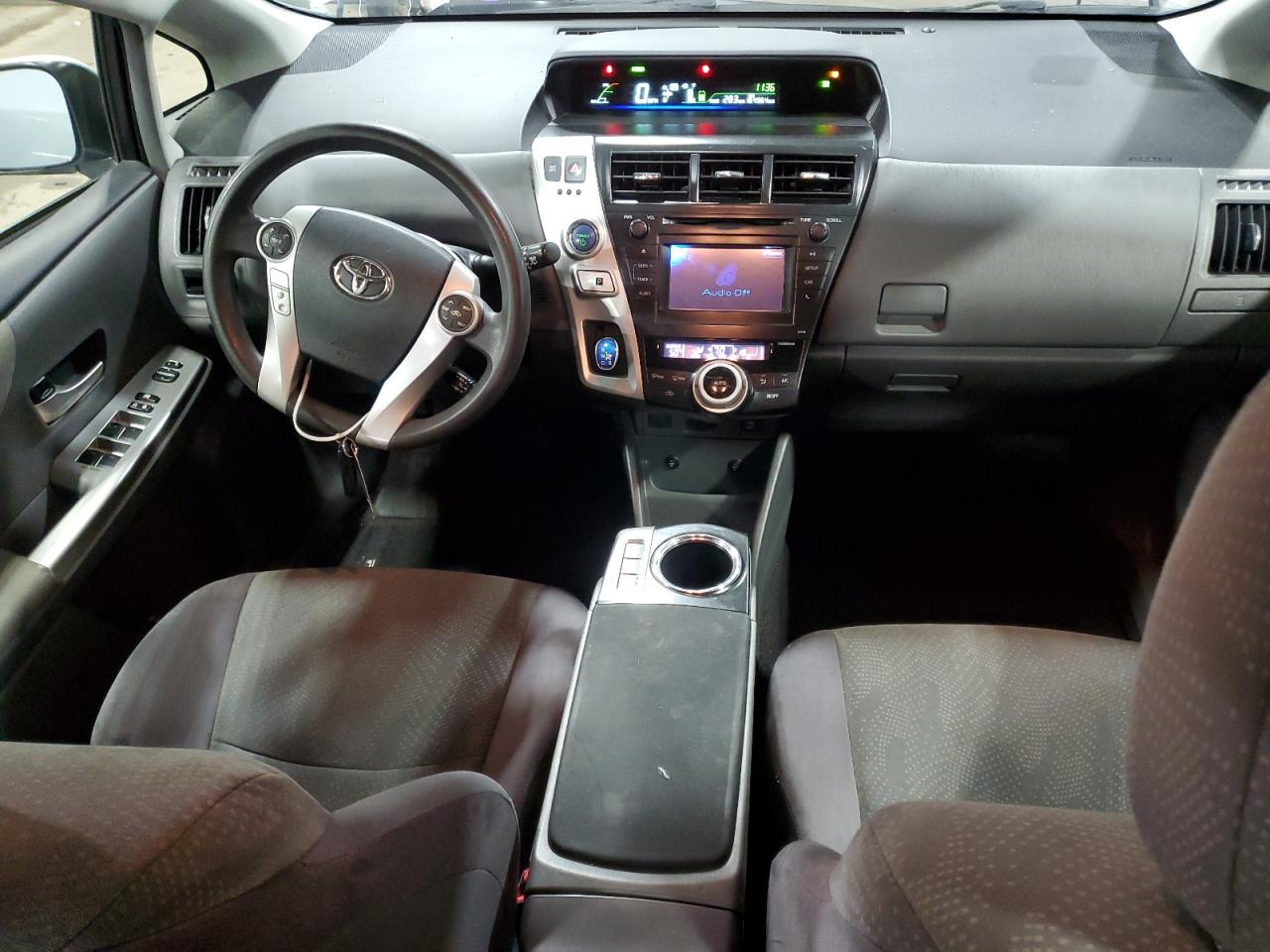 2012 Toyota Prius - Image 8