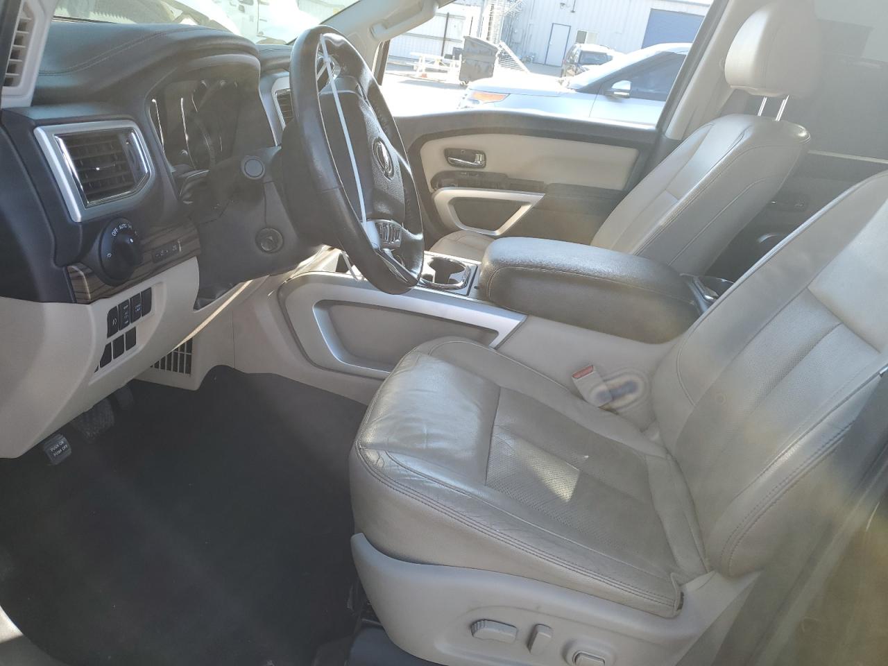2017 Nissan Titan - Image 7