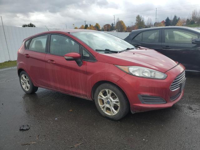  FORD FIESTA 2014 Червоний