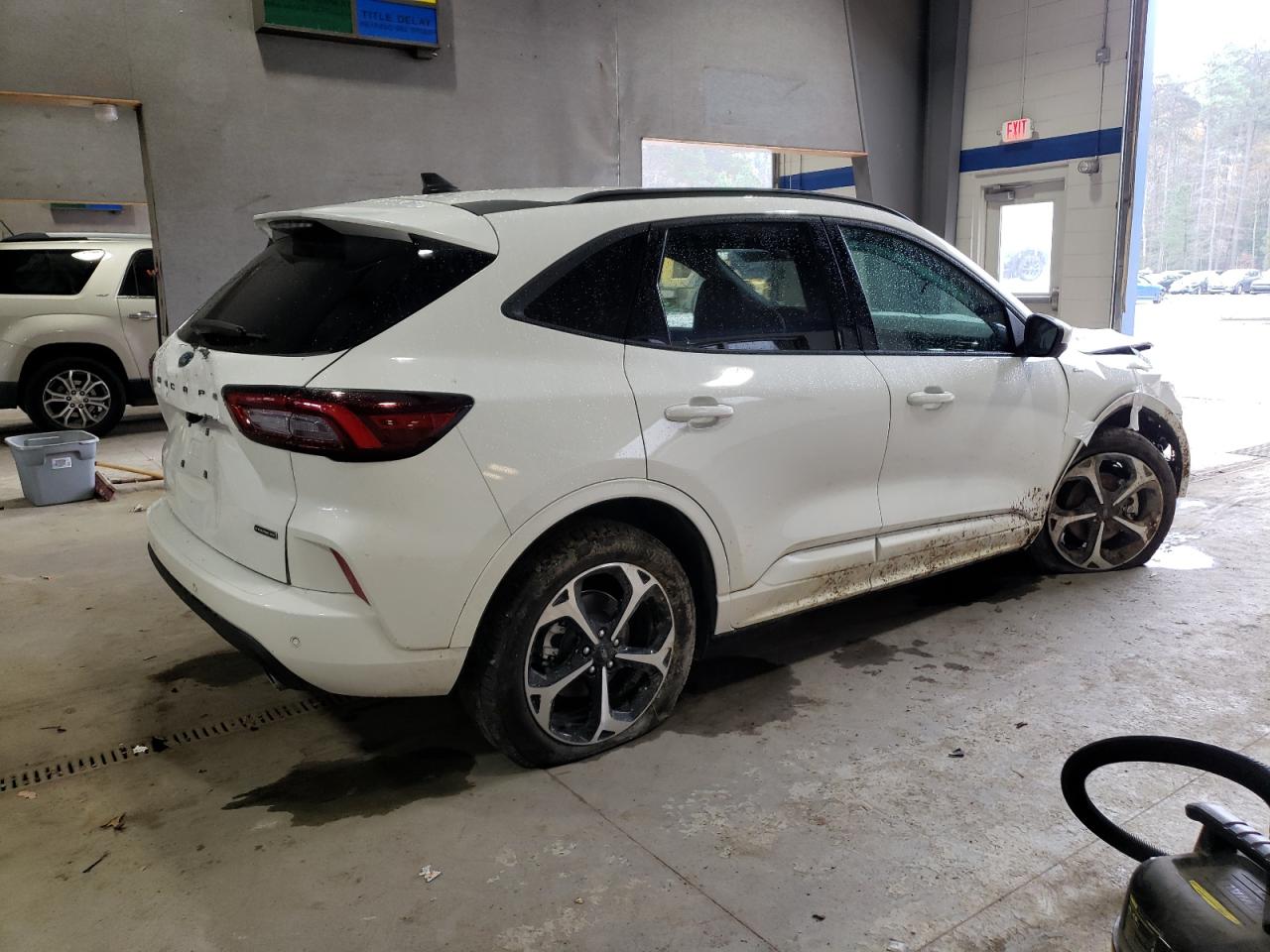 2023 Ford Escape - Image 3