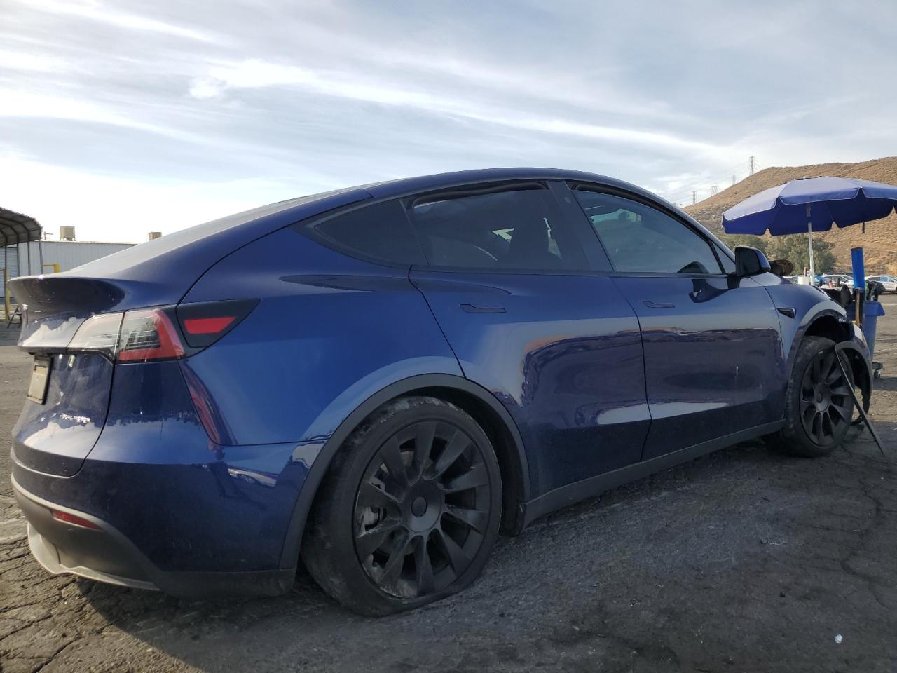 VIN 7SAYGDEE4PA026882 2023 TESLA MODEL Y no.3