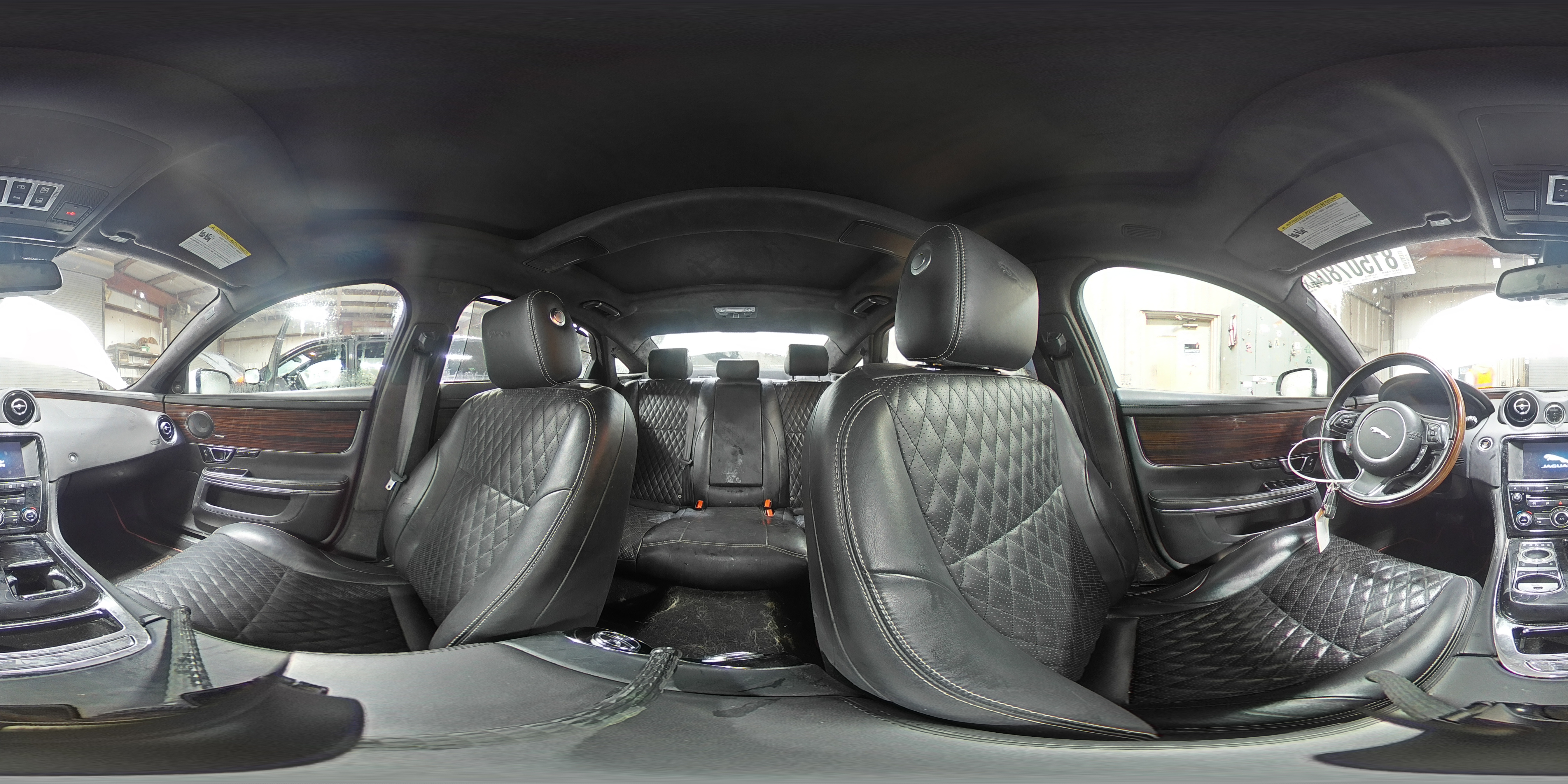 2017 Jaguar XJ - Image 14