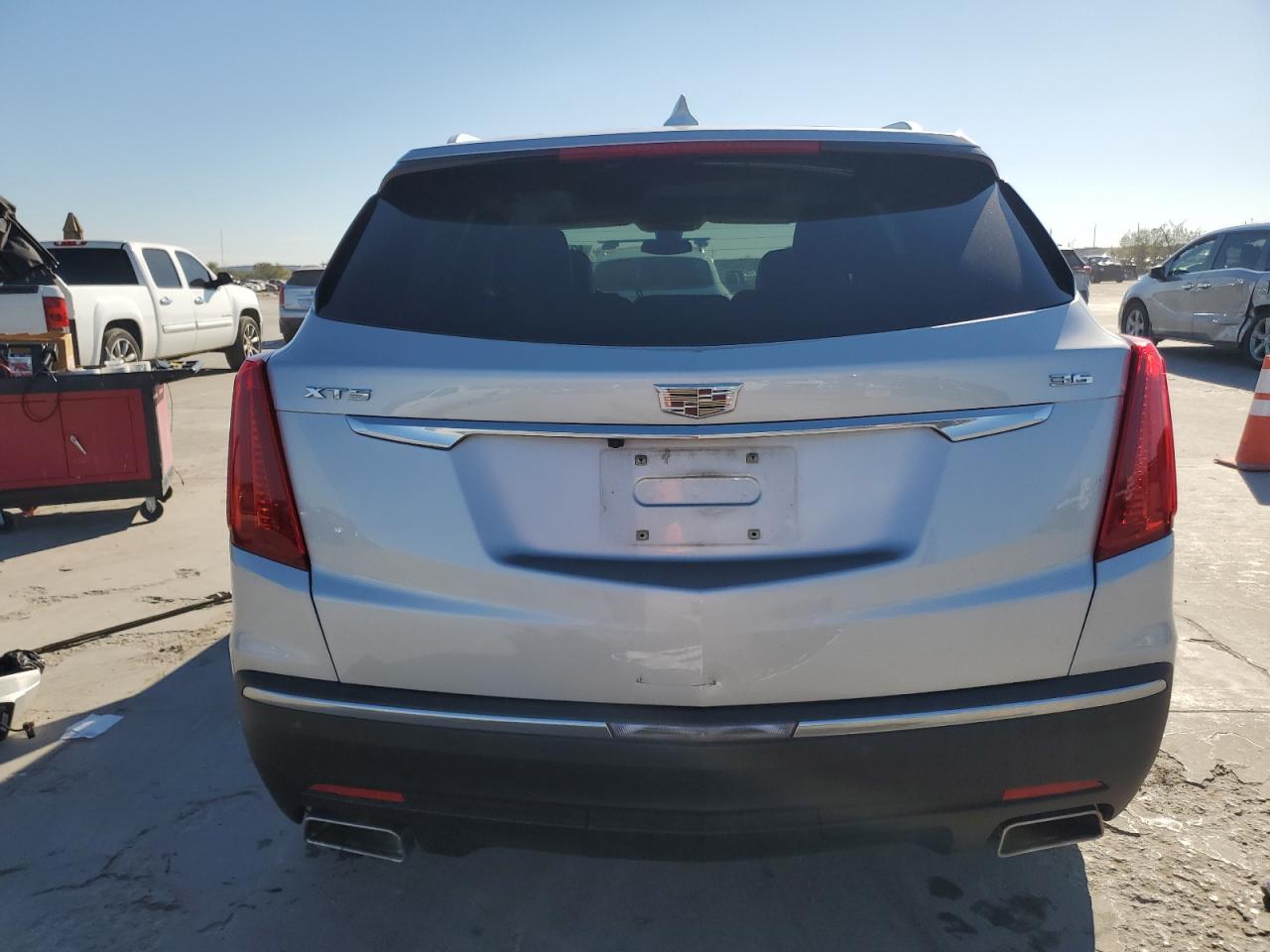 2017 Cadillac XT5 - Image 6