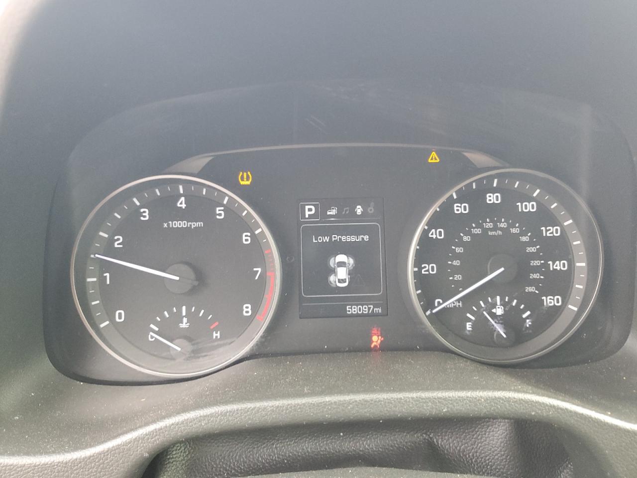 2018 Hyundai Elantra - Image 9