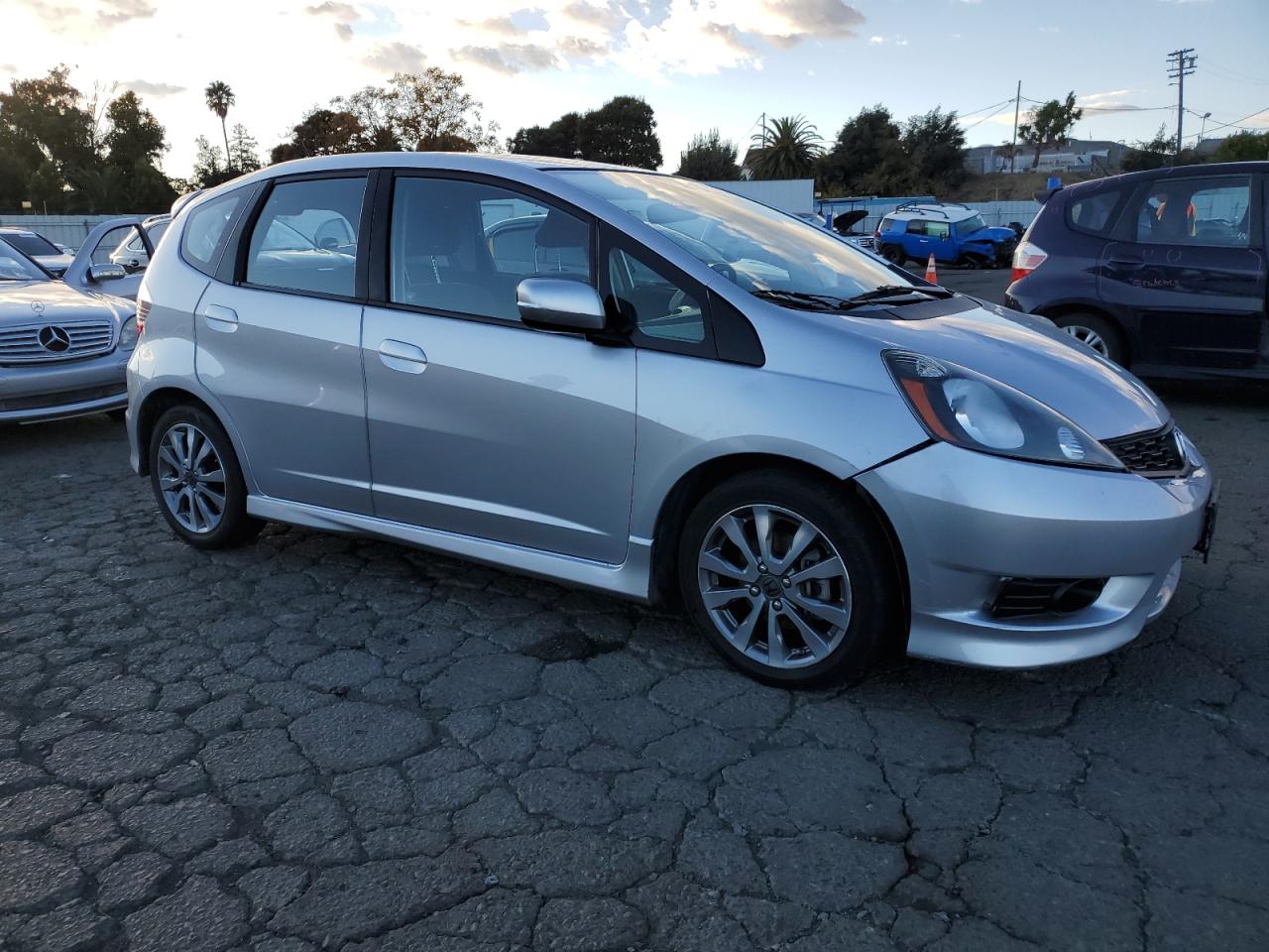 VIN JHMGE8H51DC047443 2013 HONDA FIT no.4