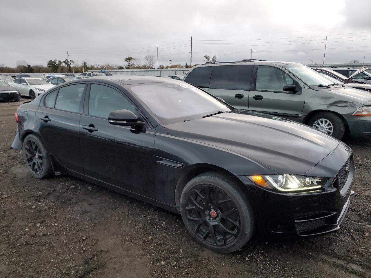 2017 Jaguar XE - Image 4