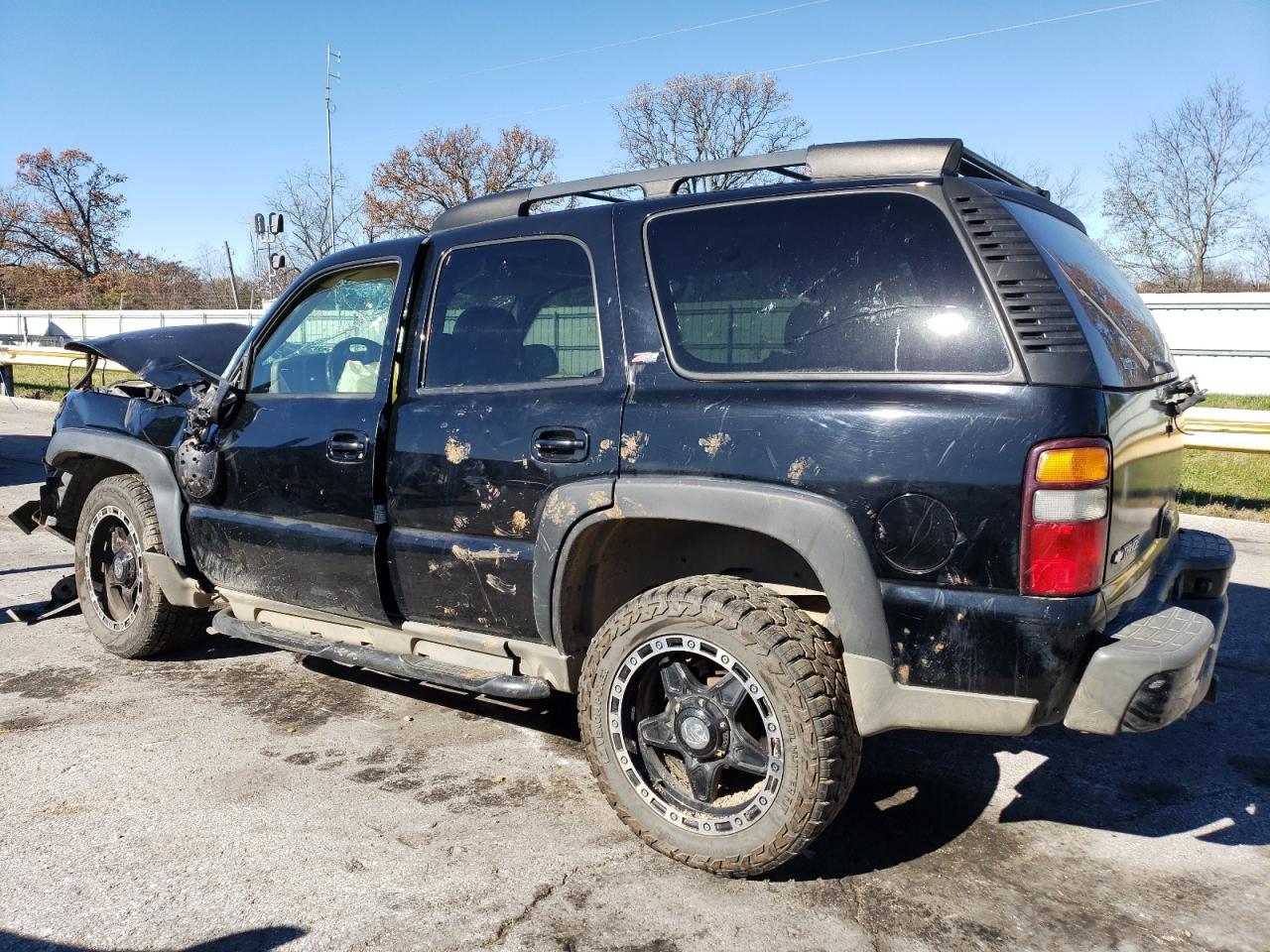 2005 Chevrolet Tahoe - Image 2