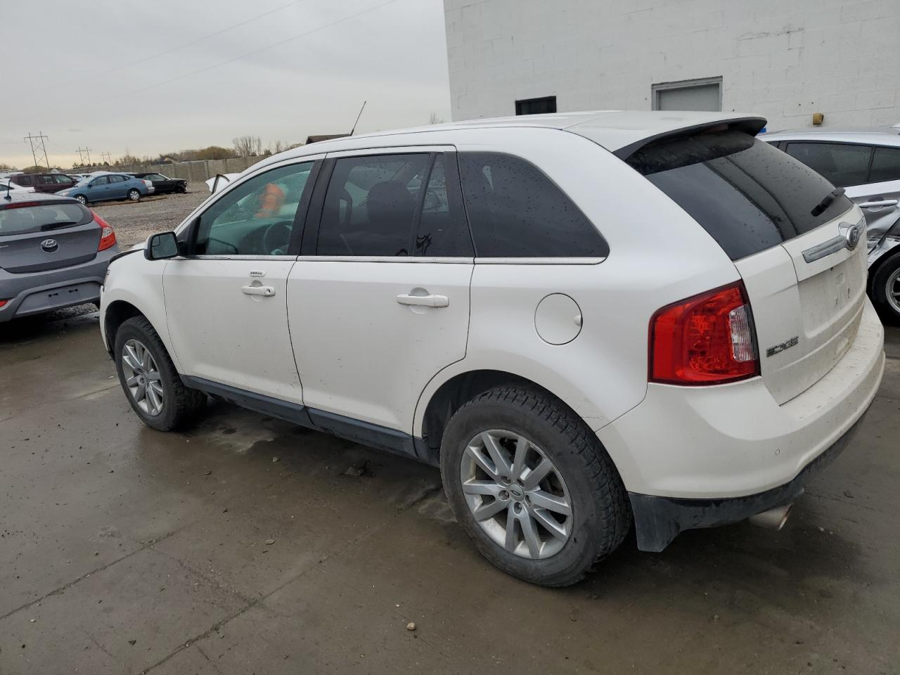 VIN 2FMDK3KC8DBB75830 2013 FORD EDGE no.2