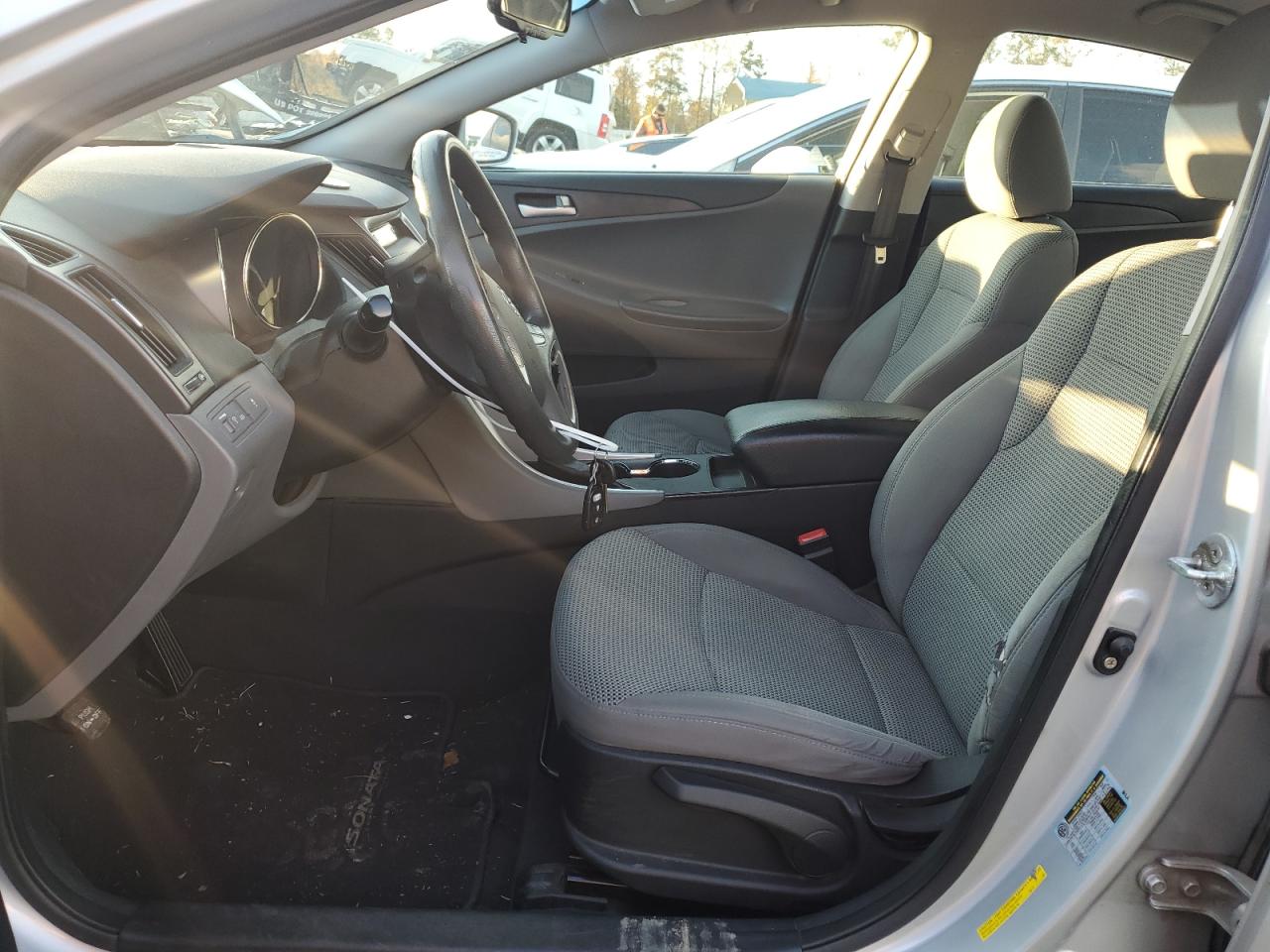 2012 Hyundai Sonata - Image 7