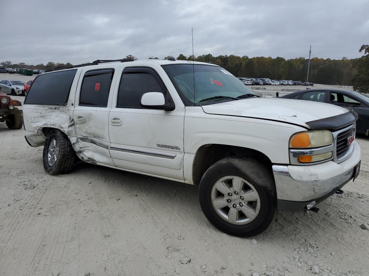 2004 GMC Yukon - Image 4