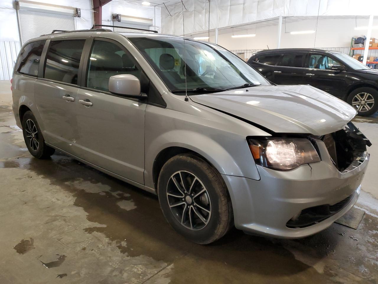 2019 Dodge Caravan - Image 4