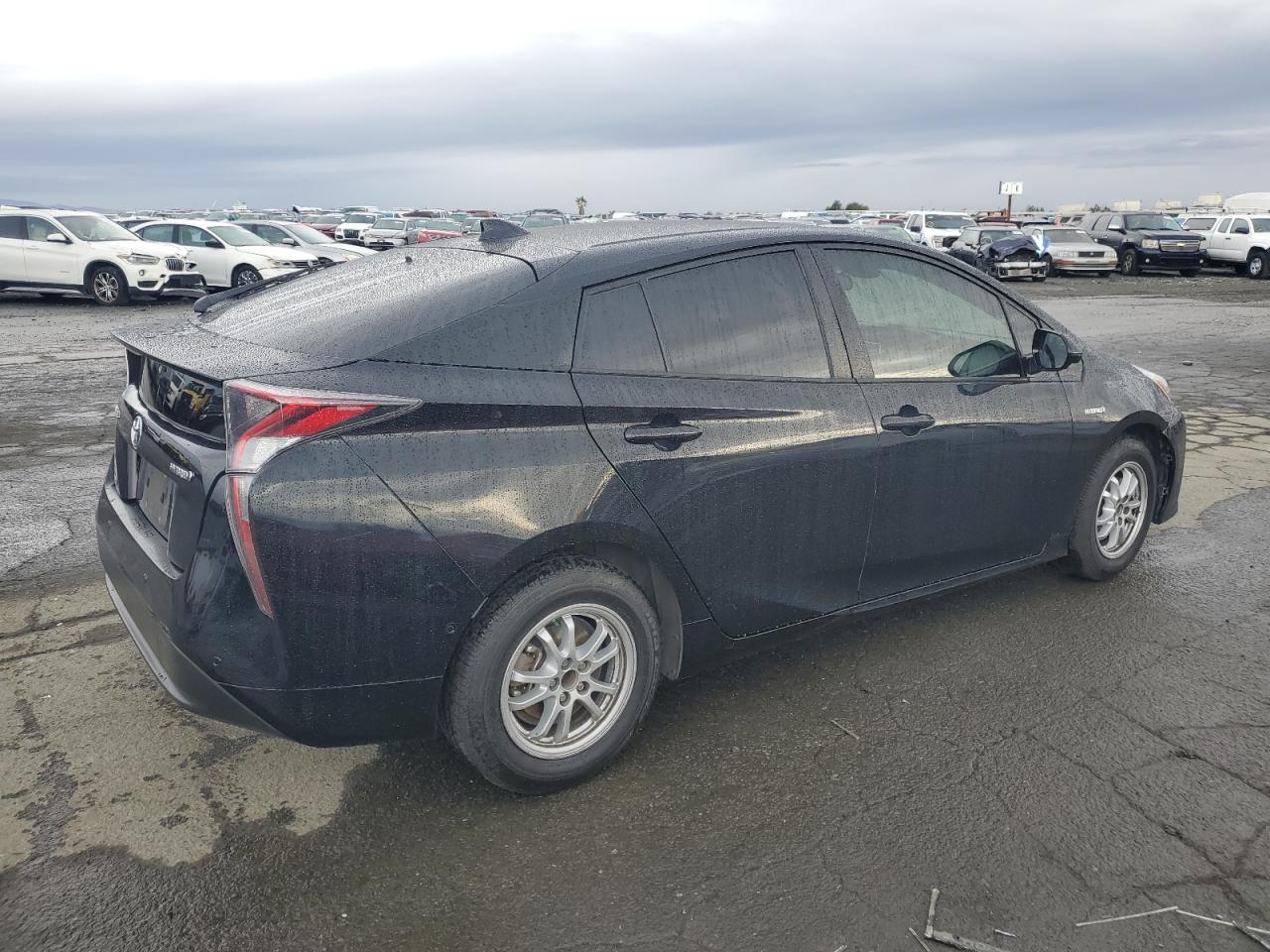 2018 Toyota Prius VIN: JTDKBRFU5J3065721 Lot: 82007694